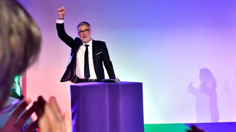 Olivier Faure qui promet de «tout réparer» officialise sa candidature à la primaire face à Glucksmann