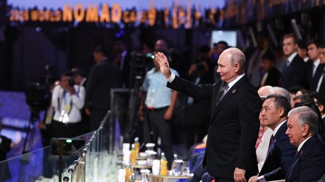 Poutine entame sa première journée au sommet de l’OCS à Bichkek par des entretiens avec Xi Jinping et Narendra Modi