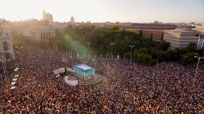 Manifestations massives en Espagne contre Sánchez sur la crise migratoire de Ceuta