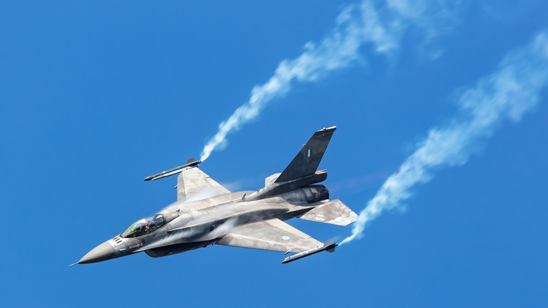 Kiev reconnaît une pénurie critique de missiles destinés aux F-16