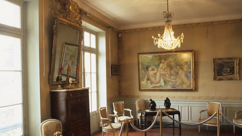 Cambriolage au musée Renoir de Cagnes-sur-Mer : quatre tableaux dérobés, dont un abandonné dans la fuite