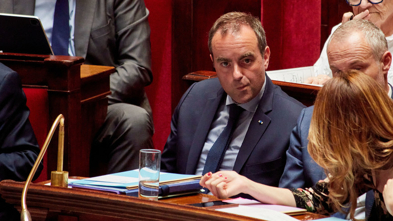 Efforts budgétaires en France : pour faire passer la pilule, Lecornu envisagerait de baisser les indemnités de ses ministres