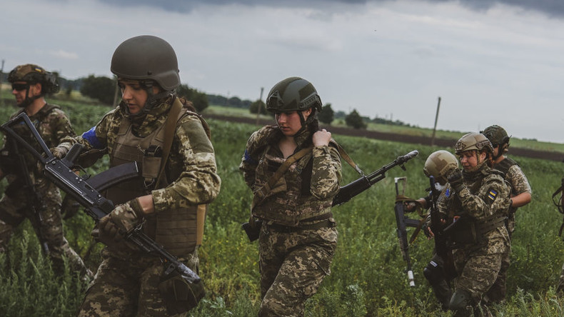 L'Europe exige de Kiev qu'elle mobilise les femmes, révèle le renseignement russe