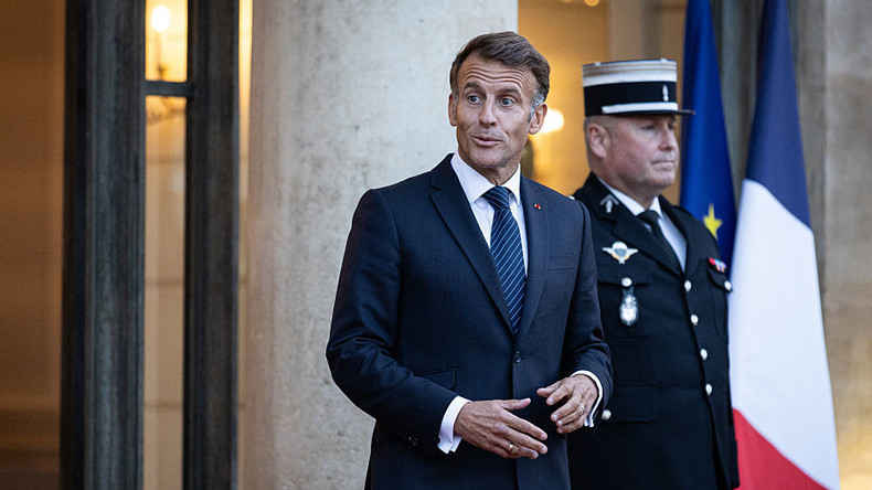 La cote de popularité de Macron perce le fond et atteint son niveau le plus bas depuis le début de sa présidence