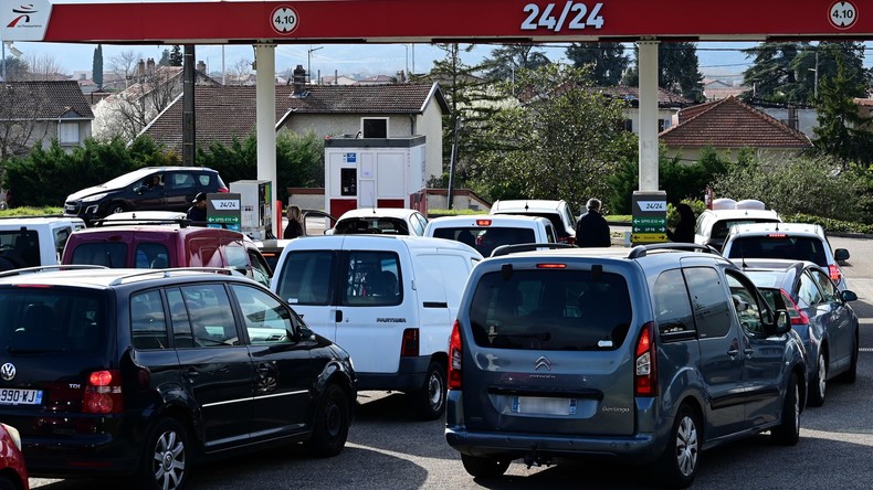 Flambée des prix à la pompe : la situation «nous échappe complètement», avoue Michel-Édouard Leclerc