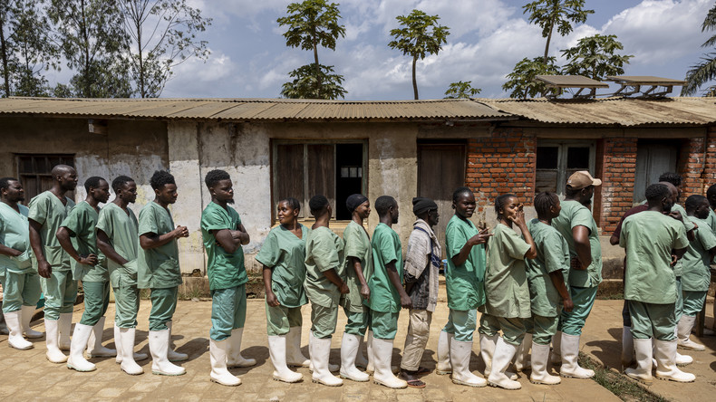 RDC : la vaccination contre Ebola étendue aux soignants face à la hausse des décès