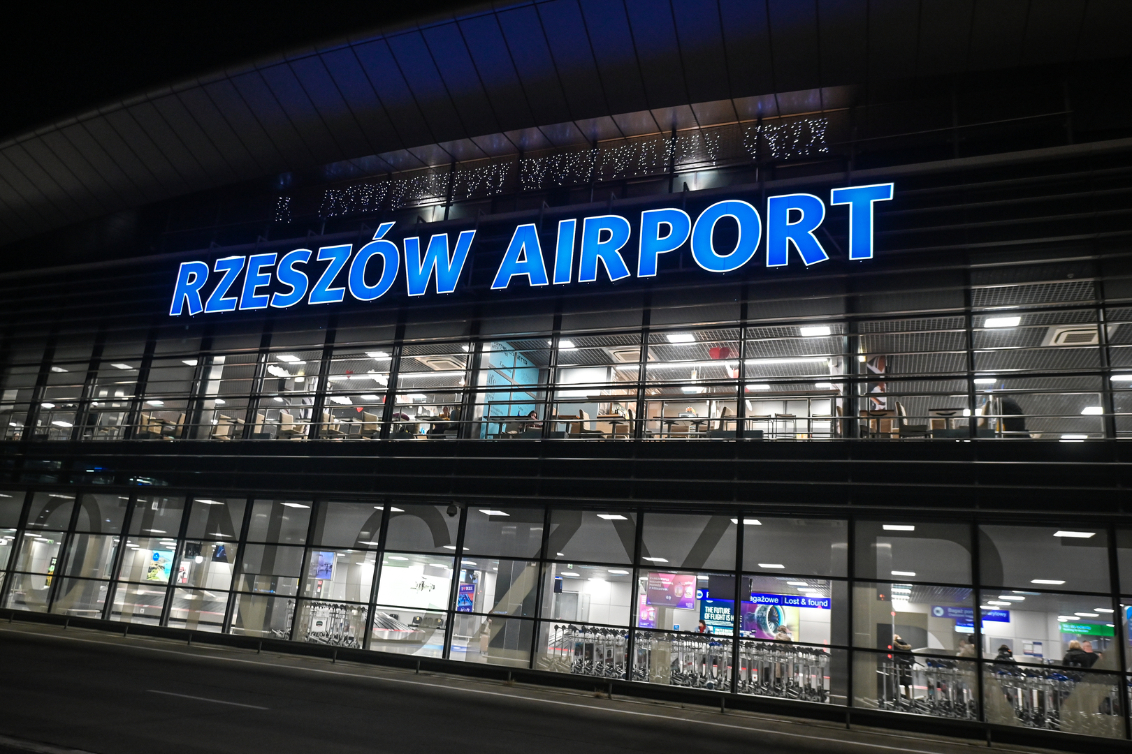 L’armée polonaise mobilise son aviation et ferme l’aéroport de Rzeszów après une fausse alerte causée par des oiseaux