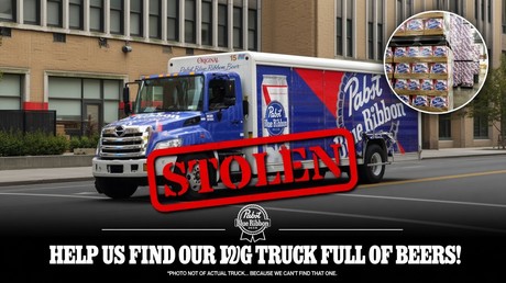 Un camion de transport de la bière Pabst Blue Ribbon