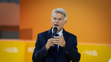 Fabien Roussel officialise sa candidature pour 2027