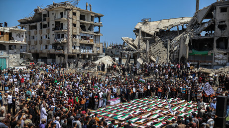 Gaza : 100 corps retrouvés sous les décombres inhumés lors de funérailles collectives