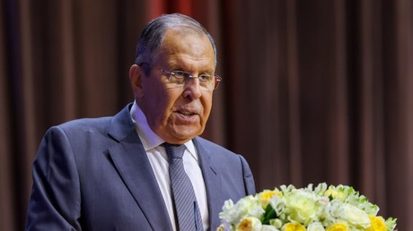 Lavrov sur l'accès russe au dollar : Moscou n'échange pas ces ressources contre «des perles»