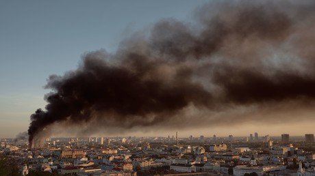 Les forces armées russes effectuent une frappe massive contre plusieurs sites militaires et industriels en Ukraine