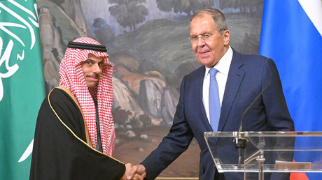 «Nous sommes toujours prêts à négocier», affirme Sergueï Lavrov concernant l’Ukraine après ses entretiens avec son homologue saoudien à Moscou
