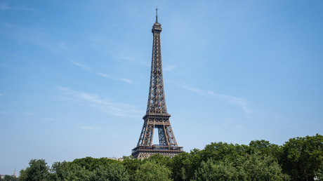France : l’éviction du personnel féminin de la Tour Eiffel lors d’un événement hindou fait scandale
