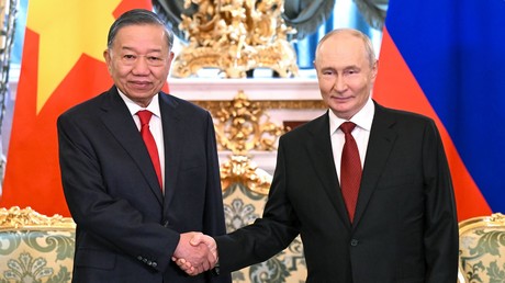 Poutine reçoit le président vietnamien au Kremlin et met en avant le renforcement de la coopération économique, énergétique et stratégique entre les deux pays