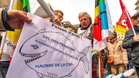 Âge de départ, cotisations, gel des pensions : Lecornu relance la bataille des générations