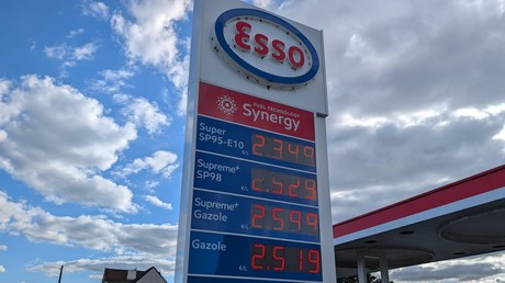 Le prix de l'essence à un niveau historique, la France face au risque de pénurie ?