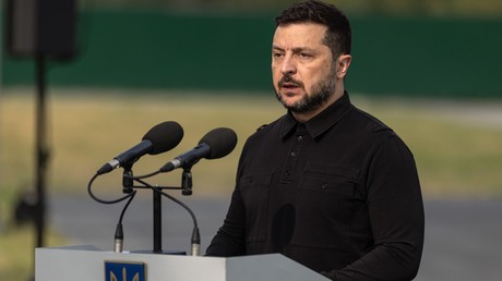 Zelensky ne parle pas ukrainien dans le cadre privé, il est absolument russophone, révèle son ex-porte-parole