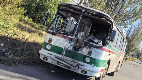République populaire de Donetsk : une frappe de drone ukrainienne contre un bus fait au moins 11 blessés, dont deux enfants