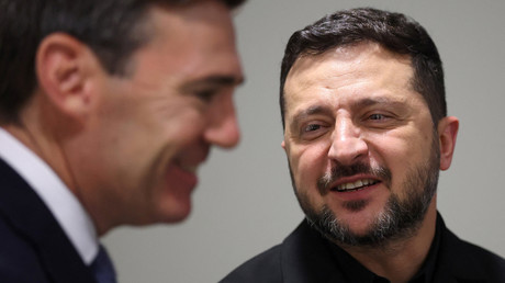 Zelensky «a complètement perdu la tête», estime Zakharova