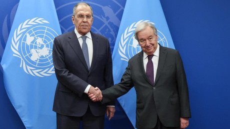 «Héritiers de Goebbels» : Lavrov remet à l’ONU un rapport sur «les mises en scène sanglantes» de Kiev à Boutcha