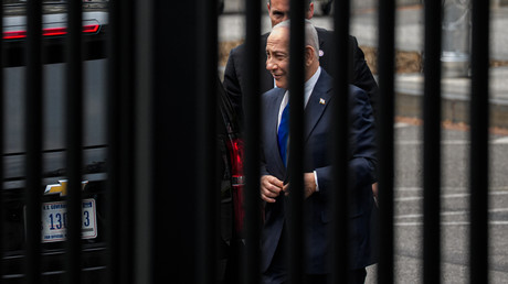 Netanyahou aux Émirats pour une visite tenue secrète