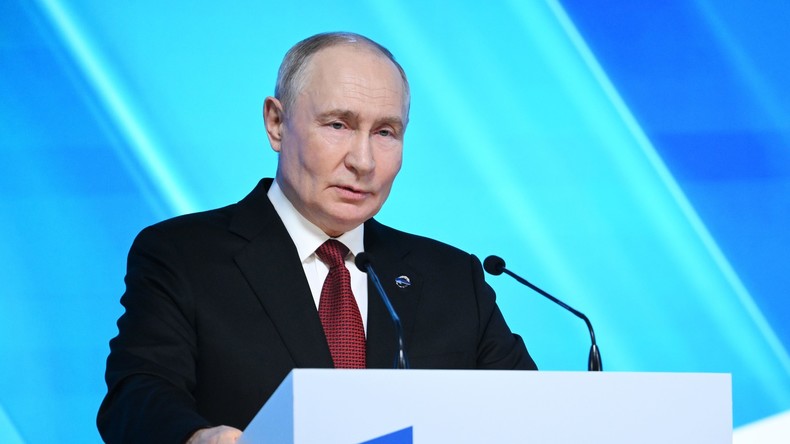 Vladimir Poutine met en garde contre l’escalade militaire et défend un nouvel ordre mondial multipolaire