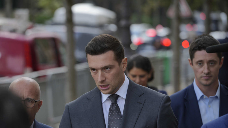Affaire Bardella : les appels à la démission se multiplient après les révélations de Mediapart
