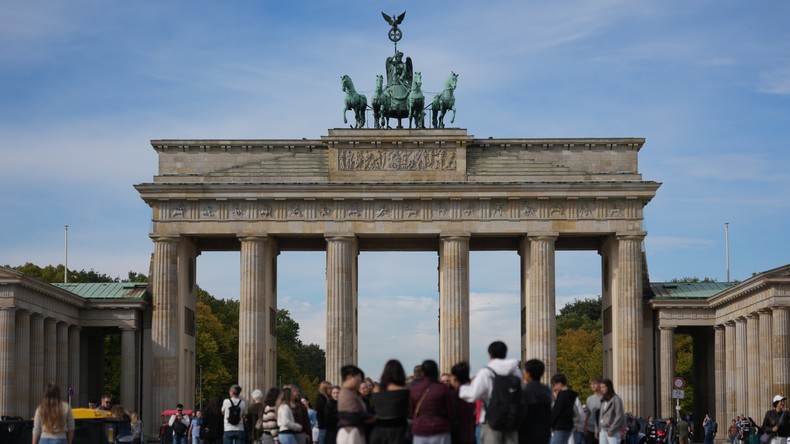 Allemagne : l’AfD atteint 30 % dans les sondages, le bloc CDU-CSU de Friedrich Merz tombe à 18 %
