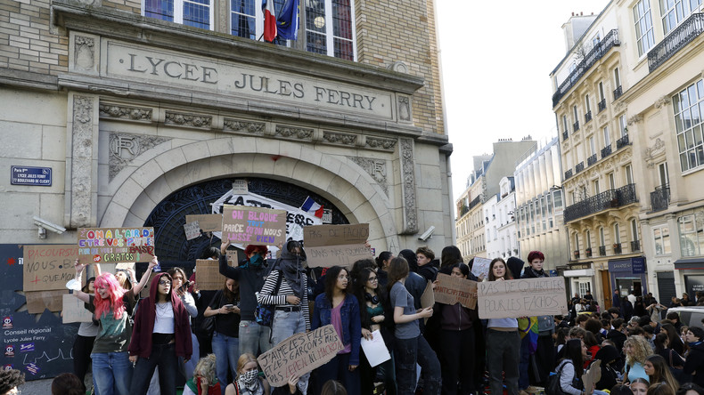 Blocage des lycées en France : 400 à 500 établissements perturbés lundi, le ministre «craint» un embrasement avant l'acte III de mardi
