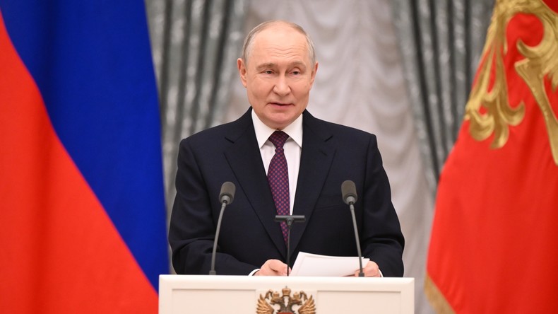 Poutine : la Russie est fière des héros de l’opération militaire spéciale qui ont prouvé leur dévouement à la patrie