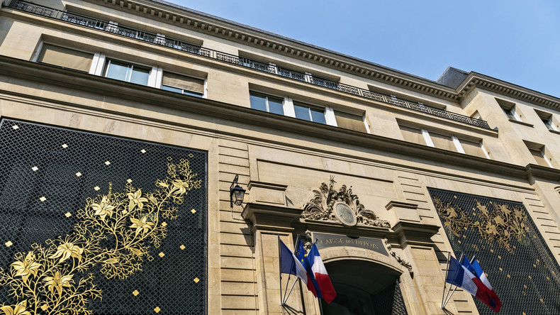 Finances publiques : en pleine crise française, la Cour des comptes recommande de céder certaines participations de la Caisse des dépôts