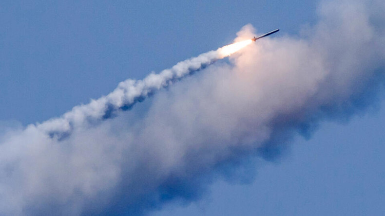 Missiles Flamingo et drones : Moscou annonce une frappe massive sur l’industrie militaire ukrainienne