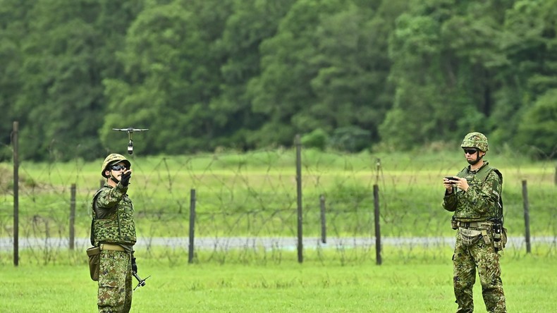 Paris promet des drones à Madagascar alors que ses propres armées en manquent