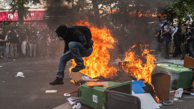 Lecornu jette de l’huile sur le feu dans les lycées