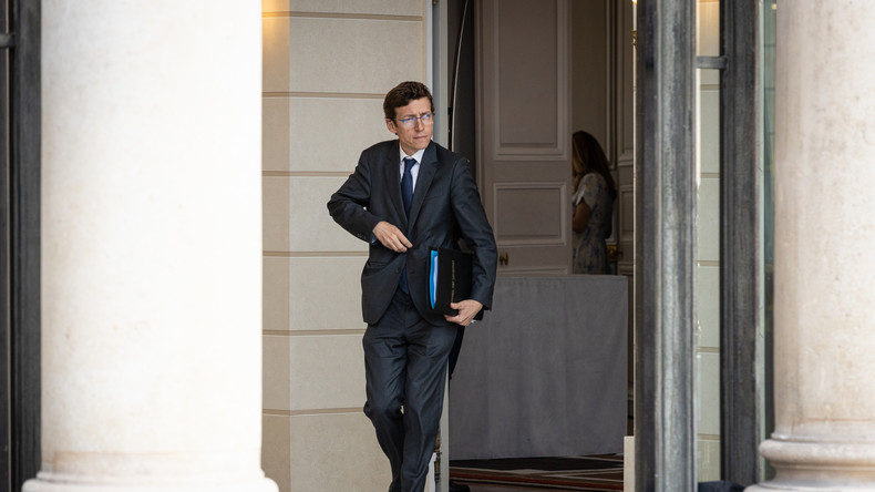 Mobilisation lycéenne : le ministre de l’Éducation tente de calmer le mouvement avec 3000 remplaçants et des recrutements