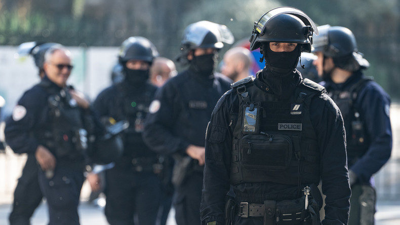 Crise étudiante en France : le parquet estime «conforme» le tir de grenade à l’origine de l’amputation de la main d’un adolescent