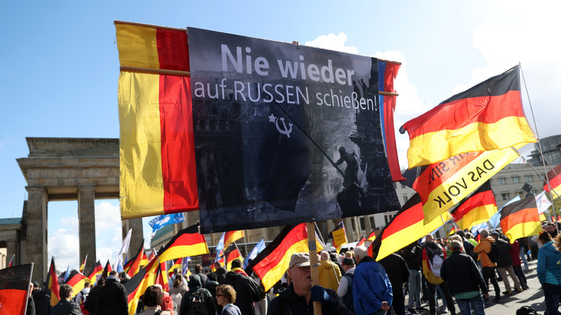 Allemagne : des milliers de manifestants se rassemblent à Berlin pour réclamer la démission de Merz, de nouvelles élections et la normalisation des relations avec la Russie