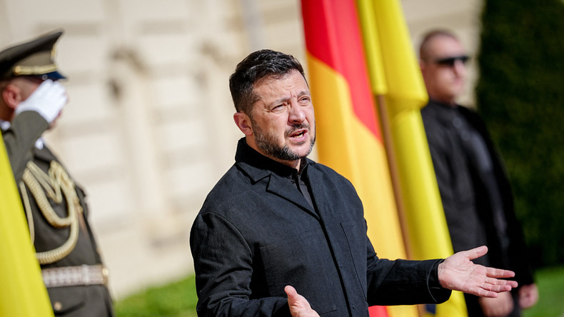 Zelensky déconnecté de la réalité : «Kiev décide du fonctionnement des raffineries russes»