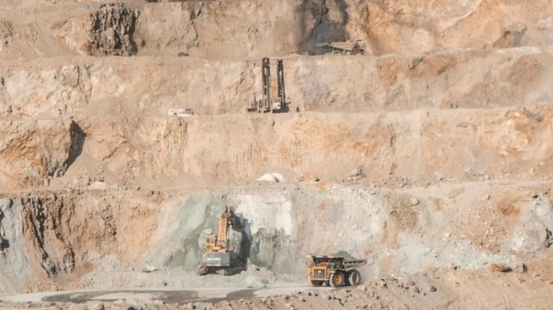 Afrique : l’Africa Finance Corporation envisage des investissements dans le fer et l’uranium