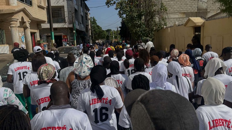 Sénégal : à Dakar, une marche contre les féminicides après la mort d’une femme attaquée à l’acide