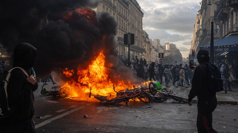 France en crise : de nouvelles scènes de violences en plein Paris, des tensions en banlieue