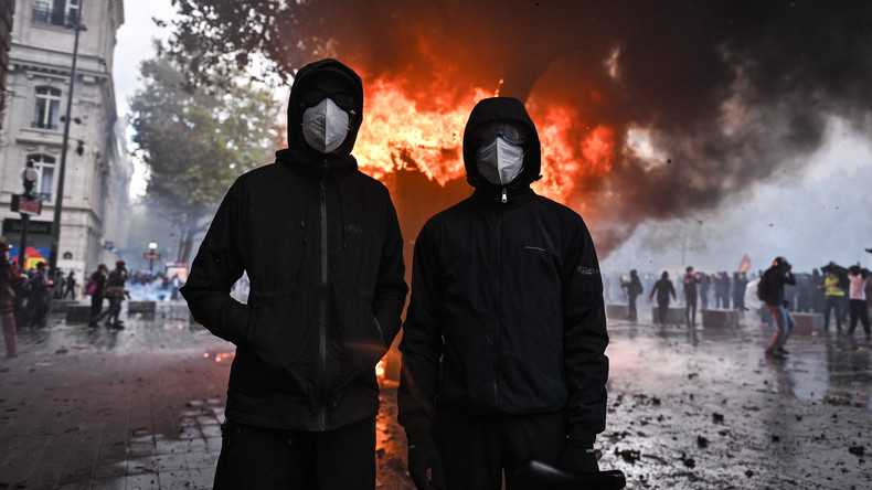 «Le summum d’une insurrection racaillo-gauchiste» : après les pillages du 17 octobre, Marion Maréchal fustige une «convergence des haines»