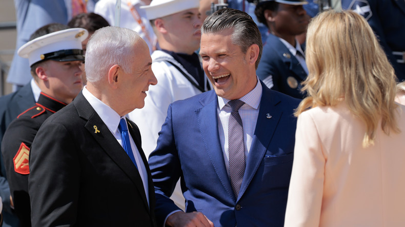 Hegseth rencontre Netanyahou lors d’une visite surprise en Israël, à une semaine des élections