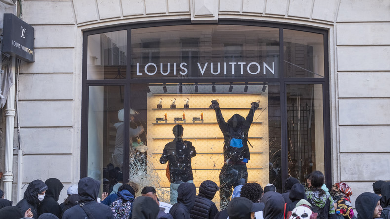 «Agents de sécurité privée» : le préfet de police de Paris s’attire les foudres en invitant les commerçants à se protéger sur leurs propres deniers