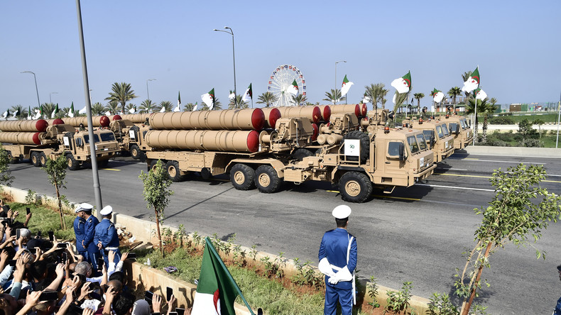 Algérie : les sénateurs approuvent l’envoi de militaires au Niger