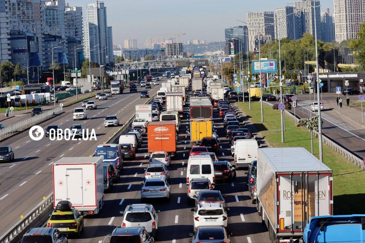 Les forces russes frappent un pont routier et ferroviaire à Kiev par lequel transitaient des cargaisons militaires vers le Donbass