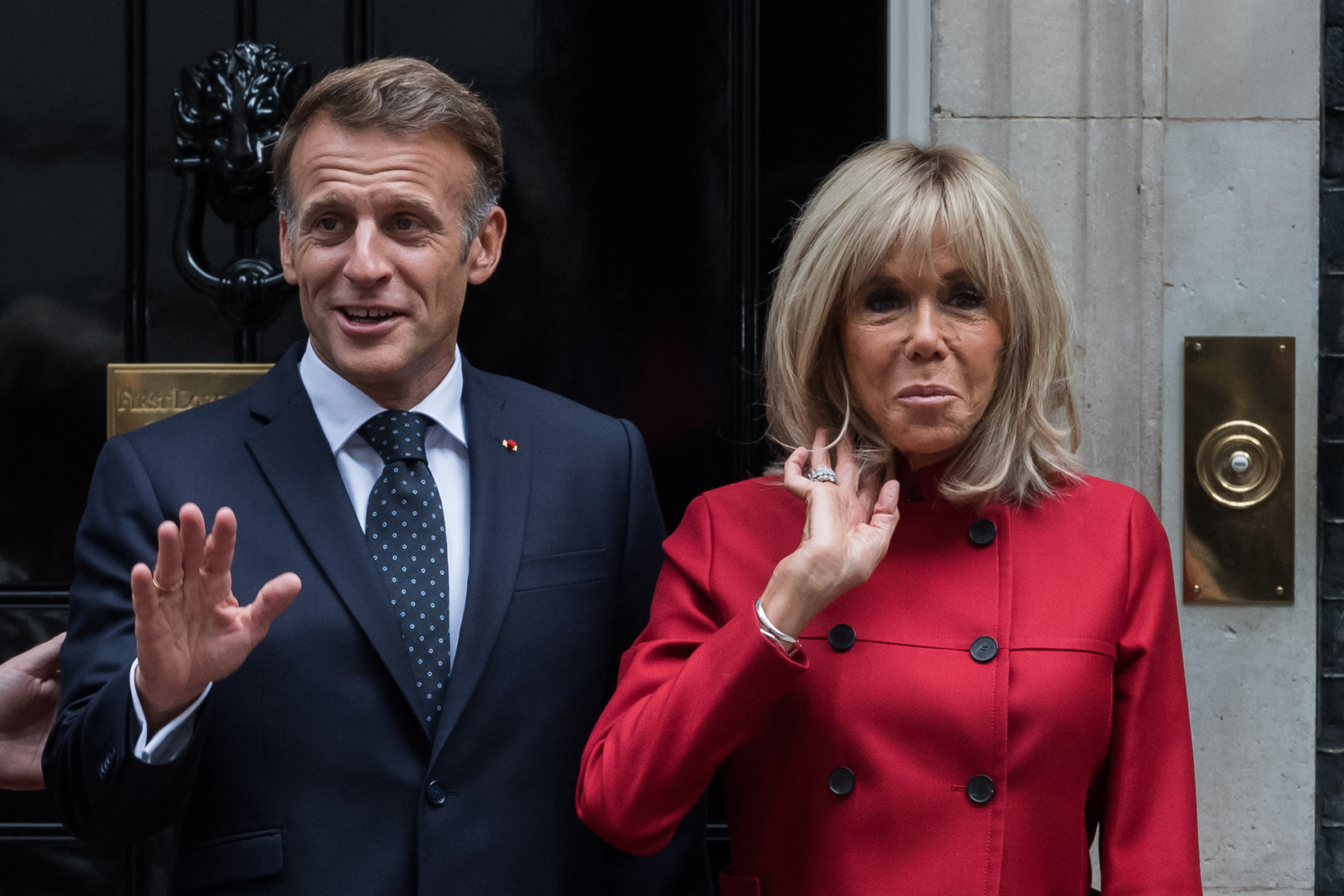 «Macron b* ta prof, pas les nôtres» : une pancarte étudiante, diffusée dans un JT, aurait «rendu furieux» Macron