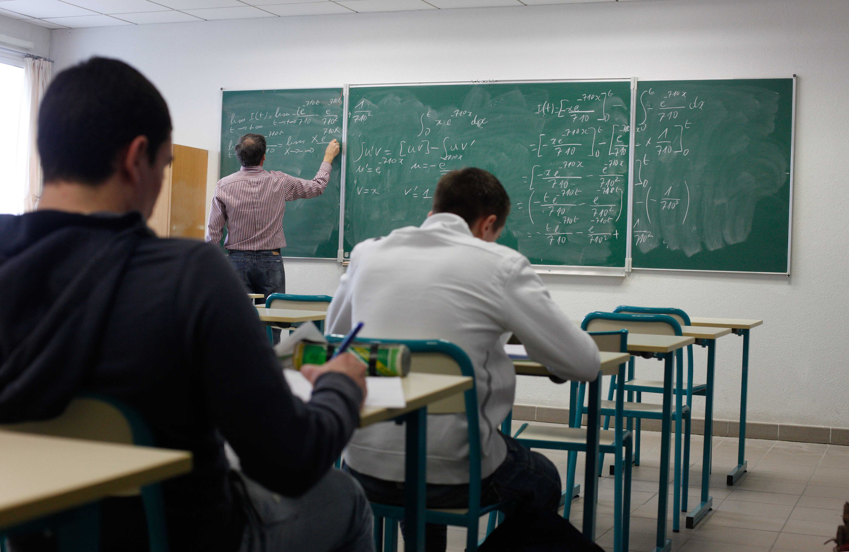 Effondrement du niveau scolaire en France : «Le baccalauréat est devenu un droit de l’homme», tance Finkielkraut