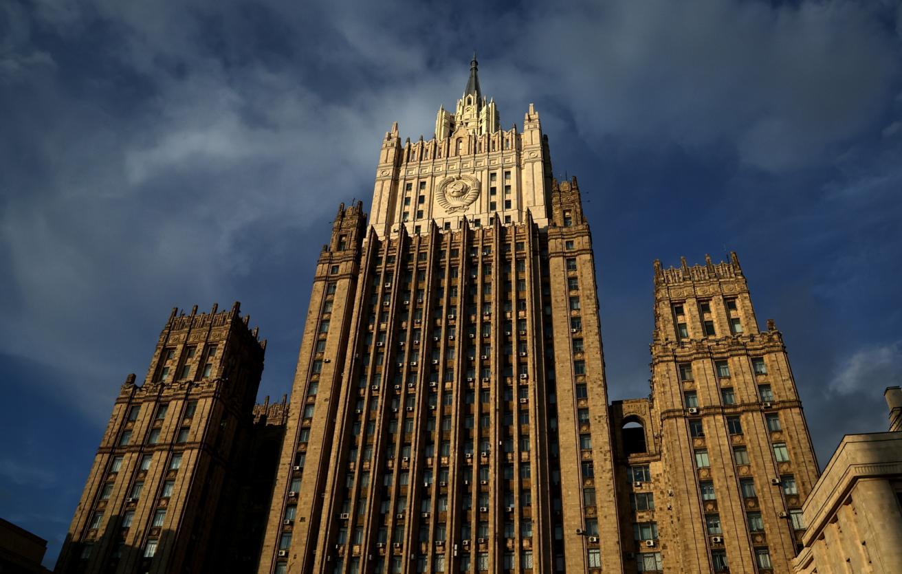 La Russie condamne l'attaque contre l'aéroport de Riyad et appelle à épargner les infrastructures civiles dans la péninsule Arabique